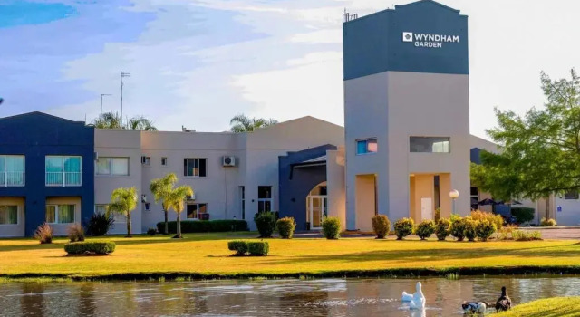 Howard Johnson Inn Campana, Забронировать Отель Кампана провинция Буэнос-Айрес