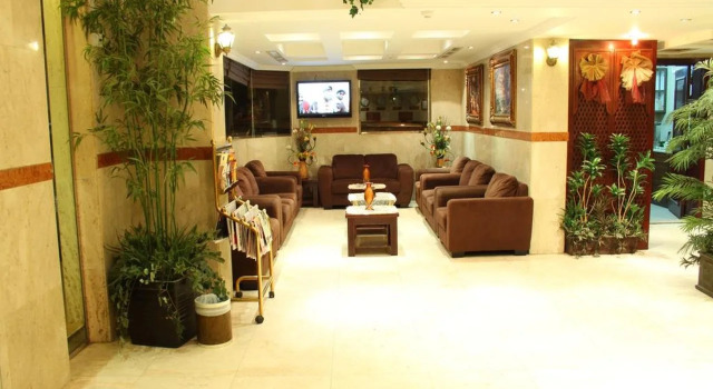 Nice Land Apart-Hotel