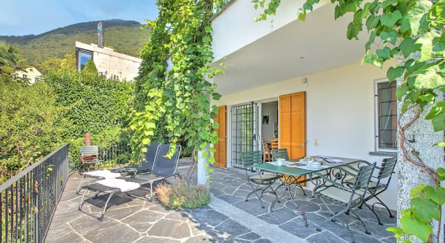 Апартаменты с видом на озеро Locarno Area: Quiet Lake View Escape 1