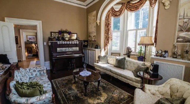 Hughson Hall Bed & Breakfast