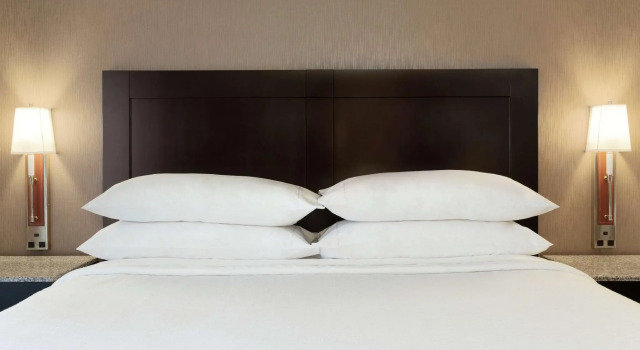 Двухместный люкс Mobility/​Hearing Accessible Embassy Suites by Hilton Arcadia-Pasadena Area