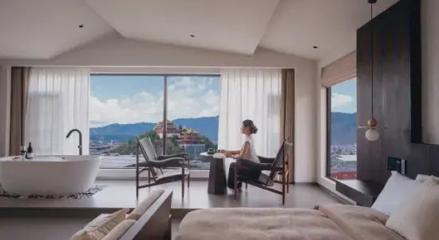 HOMESTY WABISABI Oxygen-rich Scenic Stay (Dukezong Ancient Town Giant Buddha Temple Branch)