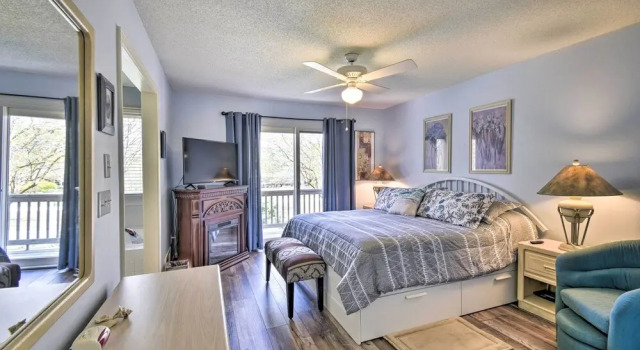 Home w/ Deck in Corolla Light: Walk to Beach!