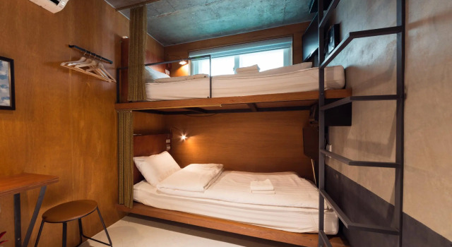 (camerata femminile) letto in camerata Hotel Baroato