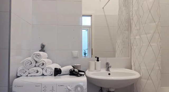 Апартаменты 12 min to the City Center! Designer Apartment