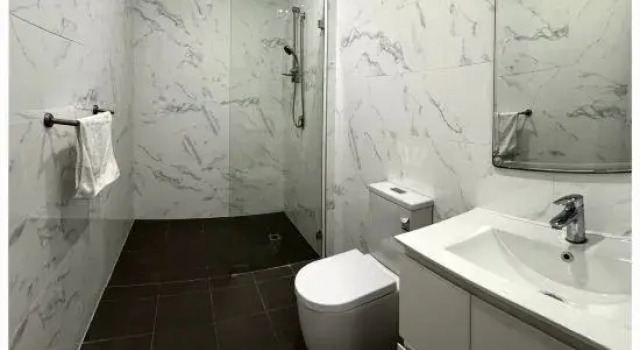 Burwood 2Br Lovely Apartment Near Train Station
