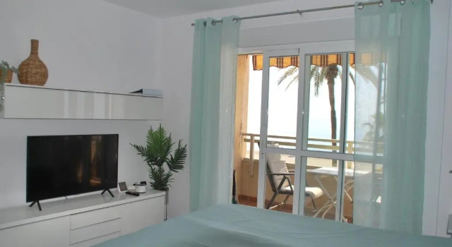 Studio 1 - Sea front