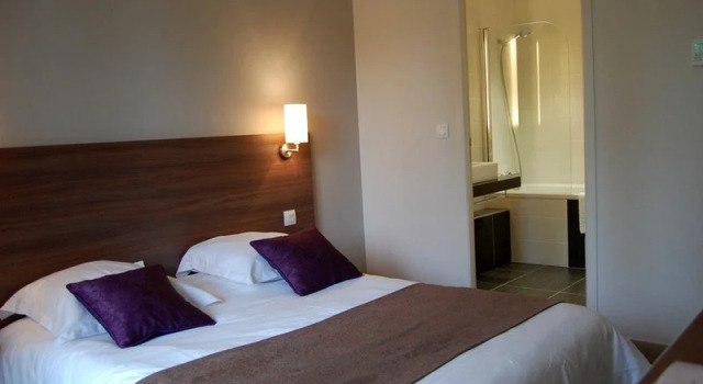Двухместный номер Standard с балконом Logis Hôtels- Hôtel et Restaurant Domaine de Fompeyre