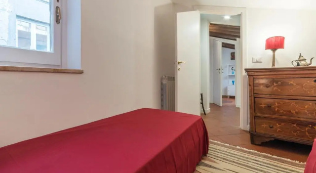 Three bedrooms in world-famous Via Giulia - Wifi, A/C, Washing machine, Prenota Hotel Piazza Navona Roma