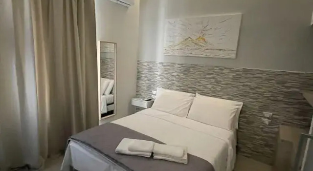Номер Economy Naptown Rooms