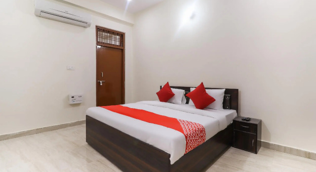 OYO 46253 A R Hotel