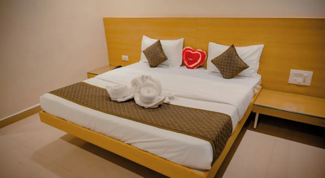 Hotel Royal Celebration, Забронировать Отель Кавардха штат Чхаттисгарх