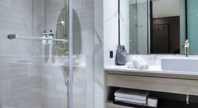 Четырёхместный семейный номер Standard KEEBE Hotel