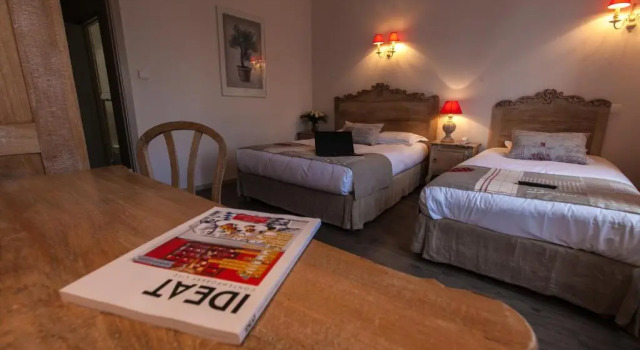 Трёхместный номер Standard Brit Hotel Bristol Montbéliard Centre