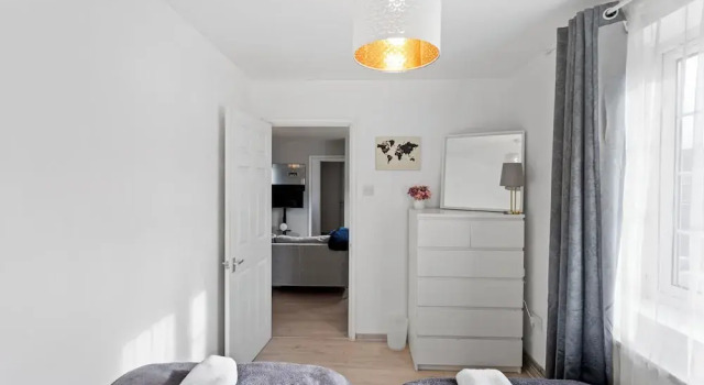 Cozy 2 Bed Apartment Close to Lcy & Excel, Varaa Huoneisto Asunnot kohteessa Merseyside, Huoneisto