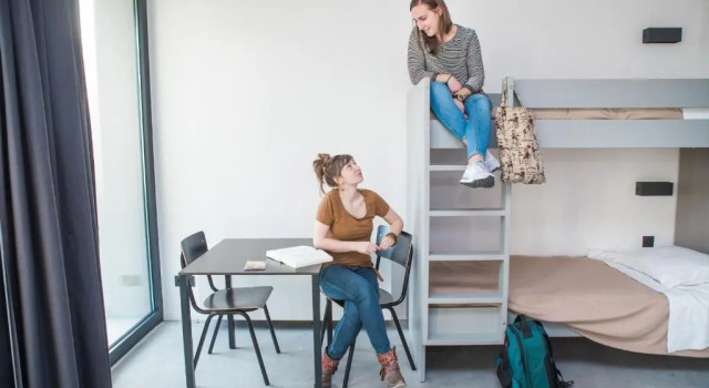 Кровать в общем номере (женский номер) Antwerp Central Youth Hostel