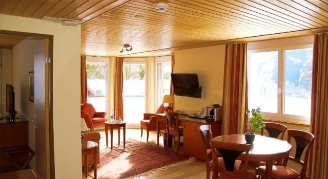 Люкс с красивым видом из окна Hotel Silberhorn - Residences & Spa Wengen