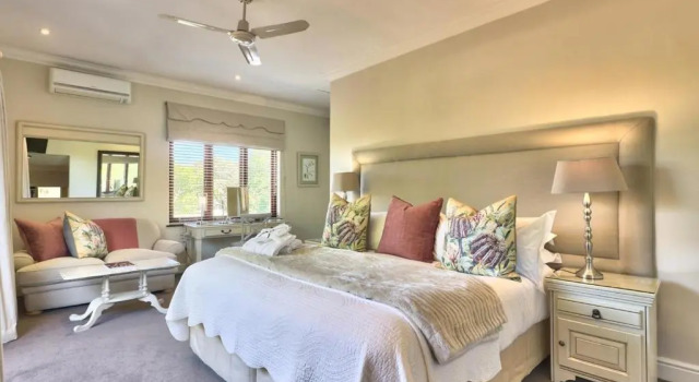 Номер Deluxe с балконом Fernwood Manor Boutique Guest House