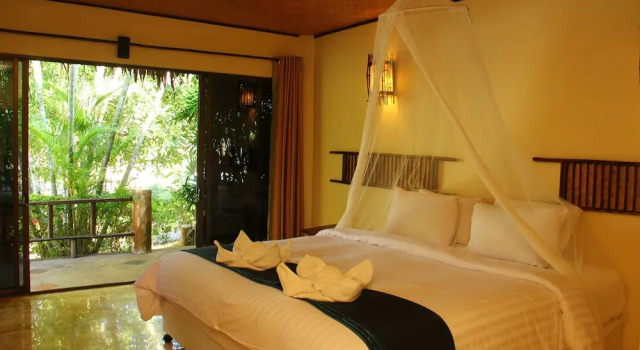 The Hub Erawan Resort, Rezervovat Lázně / Resort Hotely v Central Thailand se snídaní, Snídaně