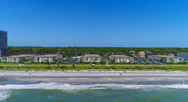 Ocean Forest Villas Unit 314B, Забронировать Отель Отели Миртл-Бич с парковкой, рядом с Pine Lakes International Country Club, Парковка