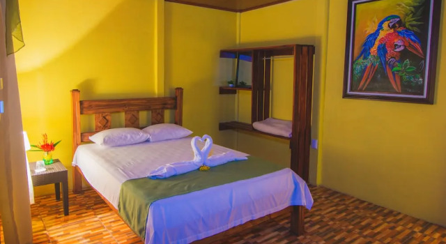 Rio Celeste Springs Blue Lodge, Prenota Bed & breakfast Hotel a Alajuela con parcheggio, Parcheggio