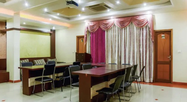 Hotel Sachdeva Excellency, Забронировать Отель Отели штата Раджастхана с парковкой, Парковка