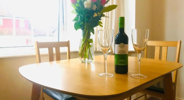 Aston Henry James George Street One bedroom near Reading Town Centre, Varaa Huoneisto Asunnot kohteessa Merseyside, Huoneisto