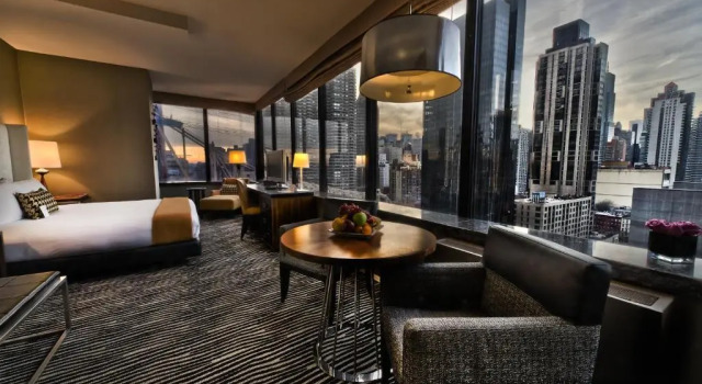 Полулюкс Bentley Hotel
