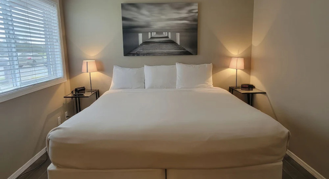 Четырёхместный номер Deluxe с балконом и с видом на океан Chautauqua Resort & Conference Center