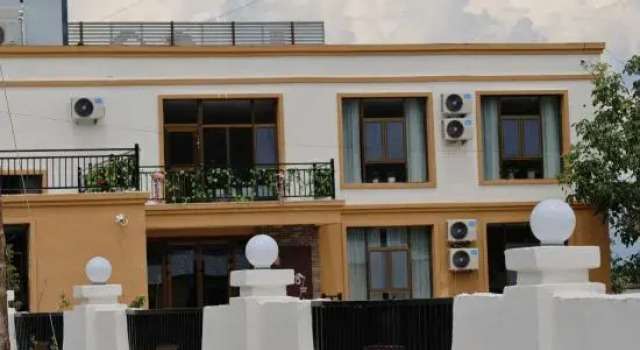 Xinyuan Xiaoqiao Chunshe Urban Homestay, Prenota Hotel Hotel a Xinjiang con parcheggio, Parcheggio