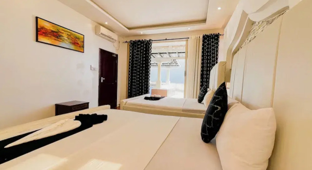 Salt & Sun Sanctuary, Book Apartment Hotels in Coast Region with Parking, Parking