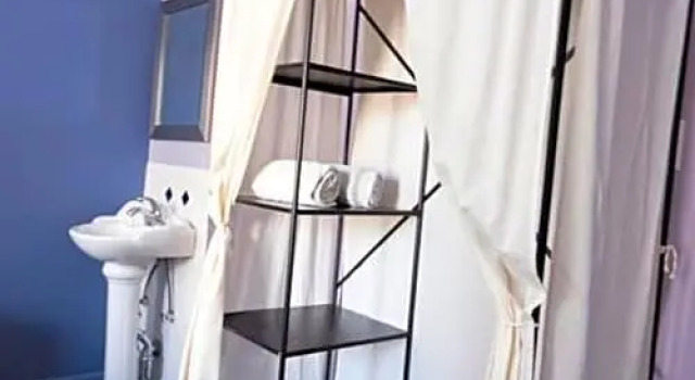 Кровать в общем номере Broadway Hotel and Hostel