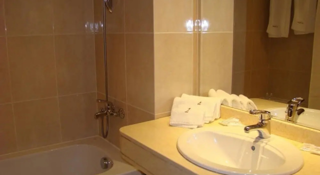 Deluxe Dvoulůžkový s manželskou postelí pokoj Legends Hotel