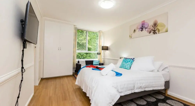 GENIE, 1BDR East Melbourne Studio