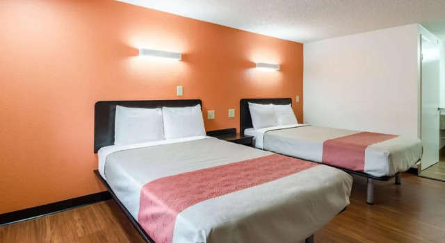 Четырёхместный номер Standard Motel 6-Troutville, VA