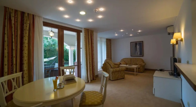 Апартаменты с 2 комнатами с балконом Helena VIP Villas and Suites - Half Board