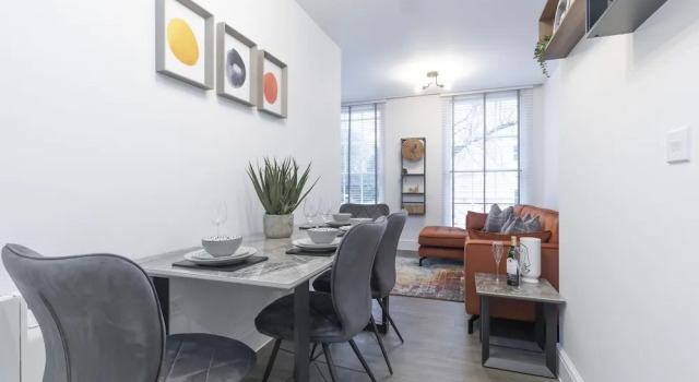 Апартаменты Luxury Elliot Oliver - Luxury 2 Bedroom Regency Apartment With Parking & EV Charger
