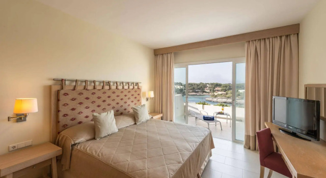 Blau Privilege Porto Petro Beach Resort & Spa, Prenota Resort Hotel resort a Santanyi, Resort