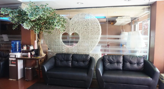 Bangkok Travel Suites, Rezervovat Hotel Hotely v Central Thailand se snídaní, Snídaně