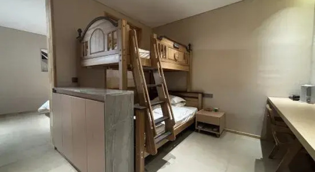 Люкс ji shi xian she  Homestay