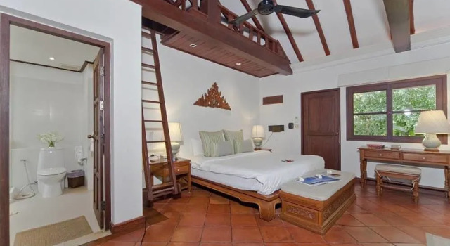 Bangrak Beachfront Villa