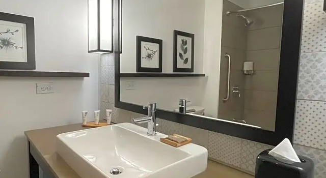 Двухместный номер Standard Country Inn & Suites by Radisson, Charlottesville-UVA, VA
