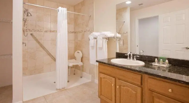 Двухместный номер Standard с балконом Holiday Inn Resort Grand Cayman by IHG