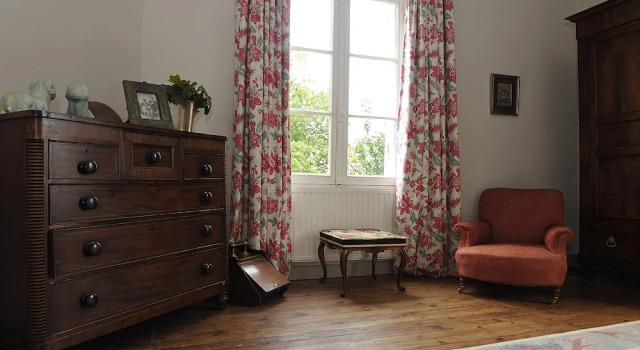 Chateau le Tour, Prenota Hotel Faux Red Perigord