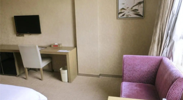 Номер Standard с красивым видом из окна GreenTree Alliance Shenzhen Shekou Sea World Hotel