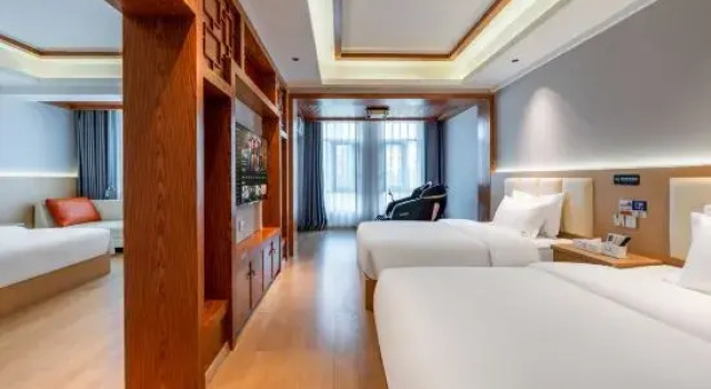 Трёхместный люкс Changyi Hotel (Sunshine Yuecheng)