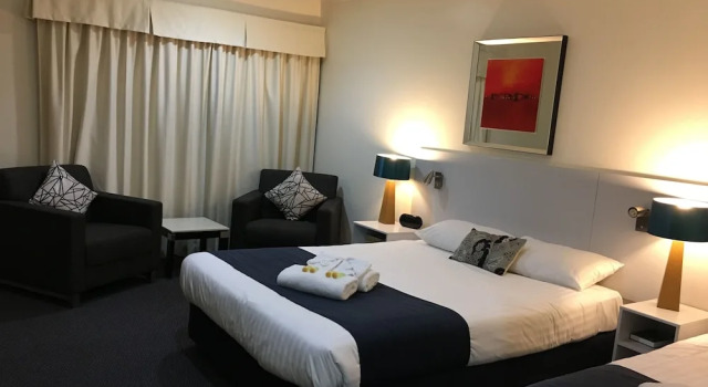 Номер Deluxe Lakeview Motor Inn