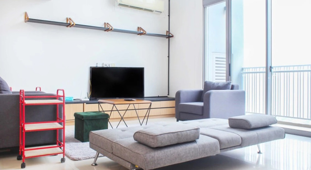 Stunning And Strategic 1Br Loft At Neo Soho Apartment, Book Apartment Grogol Jakarta