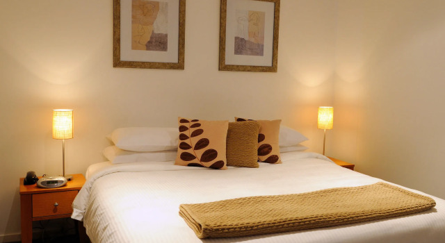 The Victoria Apartments, Book Apartment Port Fairy Victoria