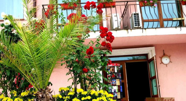 Hotel Tarfa, Забронировать Отель Отели Лозенец с парковкой, Парковка